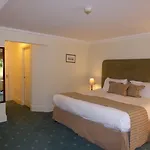 ليندث هاو فندق 4*
