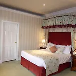 ليندث هاو 4*